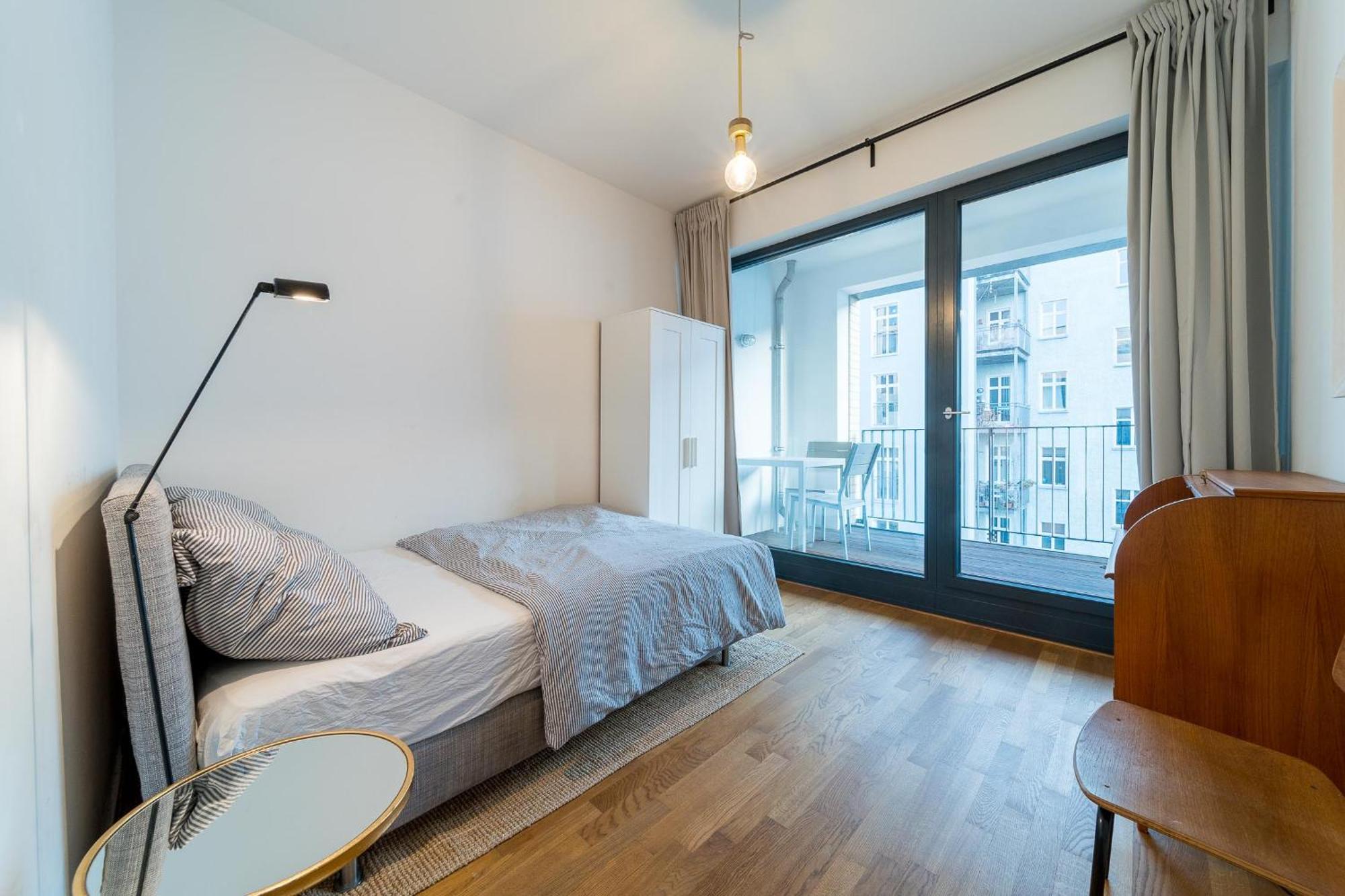 2 Bedroom Mauerpark-apartment, Mitte View Calendar Berlin