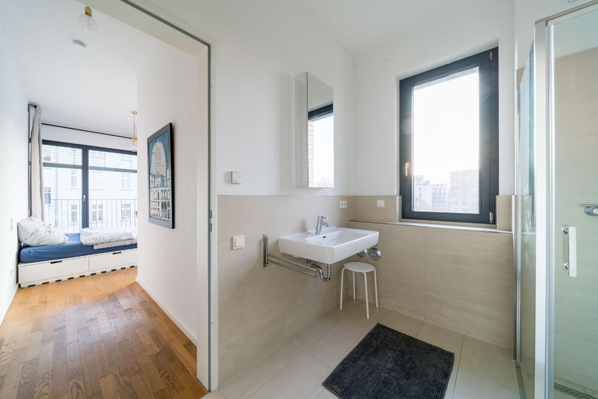 2 Bedroom Mauerpark-apartment, Mitte View Calendar Apartment *