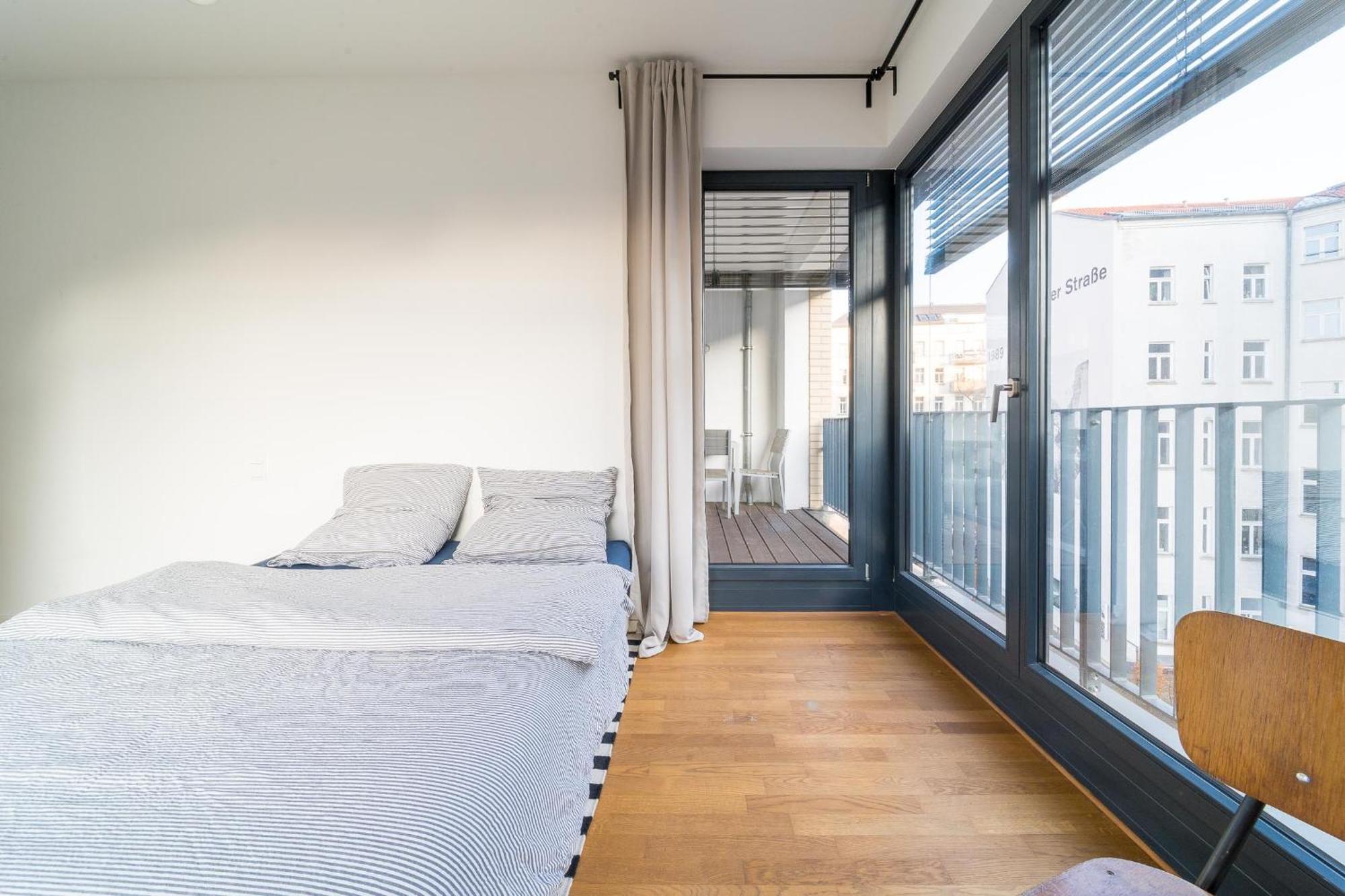 2 Bedroom Mauerpark-apartment, Mitte View Calendar Berlin