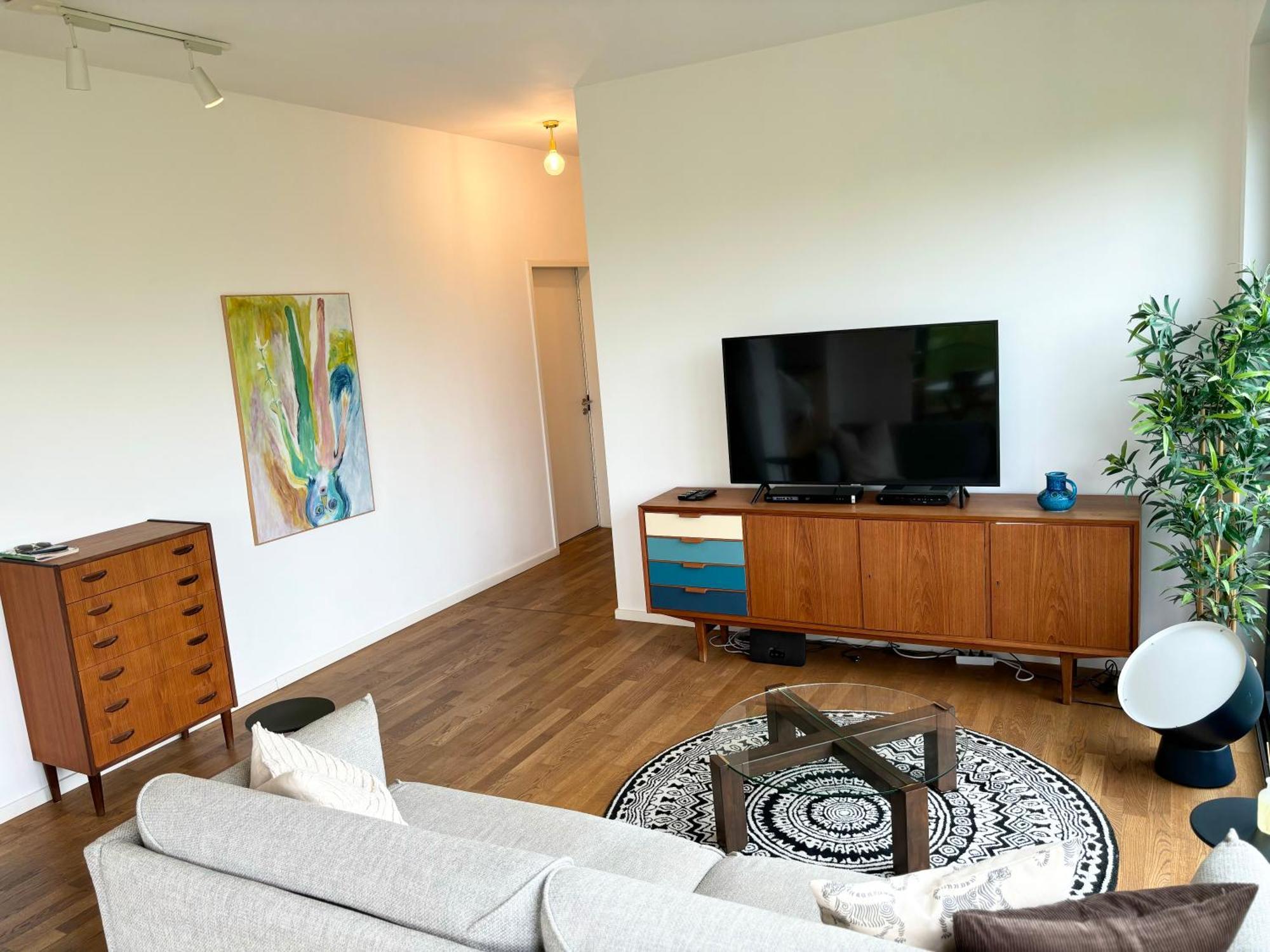 2 Bedroom Mauerpark-apartment, Mitte View Calendar * Berlin