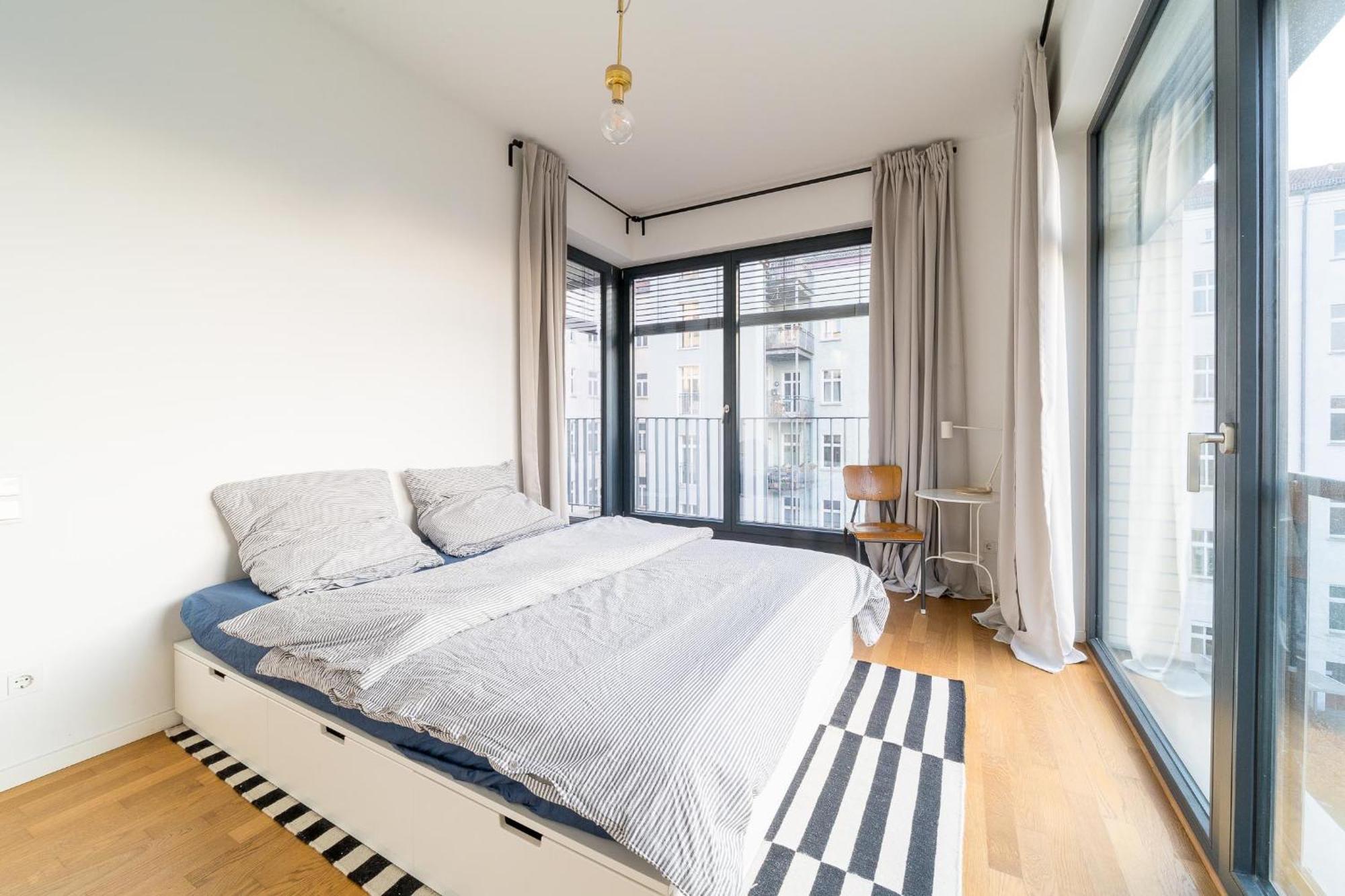 2 Bedroom Mauerpark-apartment, Mitte View Calendar Apartment Berlin