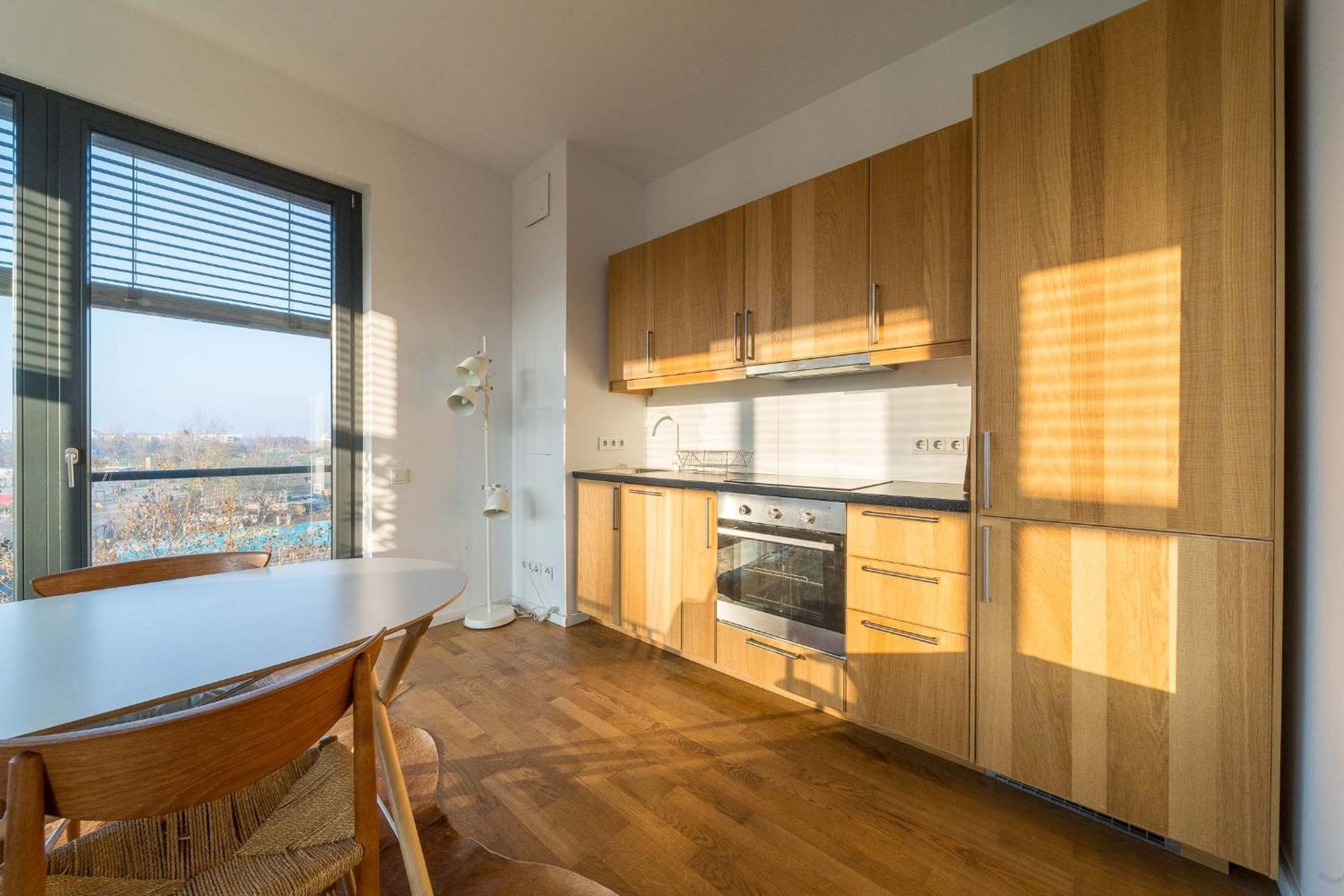 2 Bedroom Mauerpark-apartment, Mitte View Calendar *
