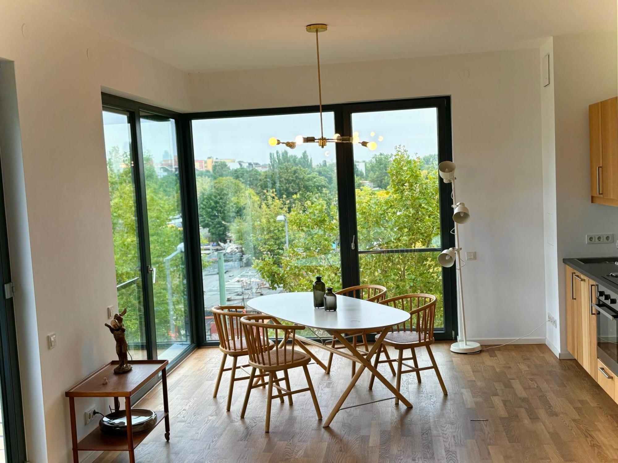 2 Bedroom Mauerpark-apartment, Mitte View Calendar Berlin