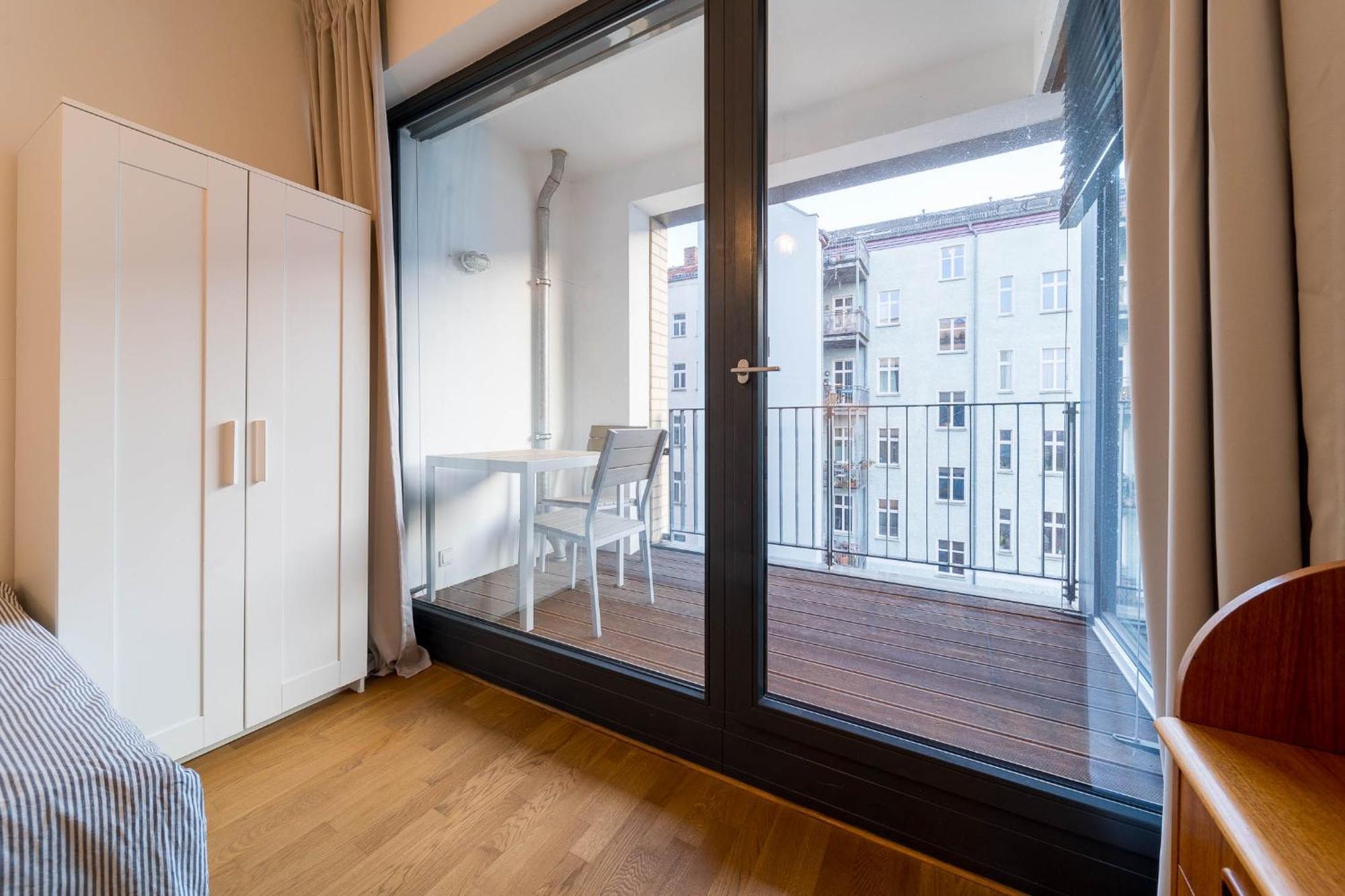 Apartment 2 Bedroom Mauerpark-apartment, Mitte View Calendar Berlin