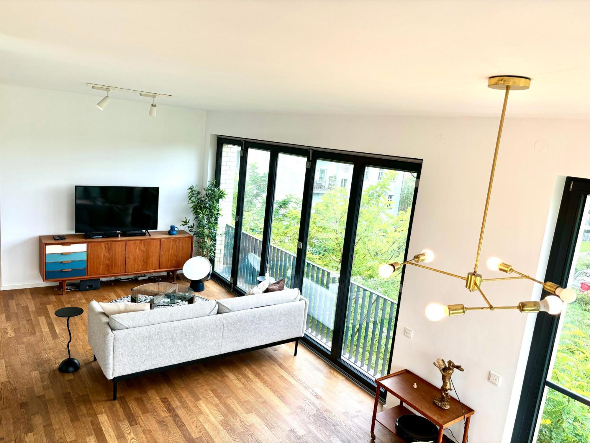 2 Bedroom Mauerpark-apartment, Mitte View Calendar * Berlin
