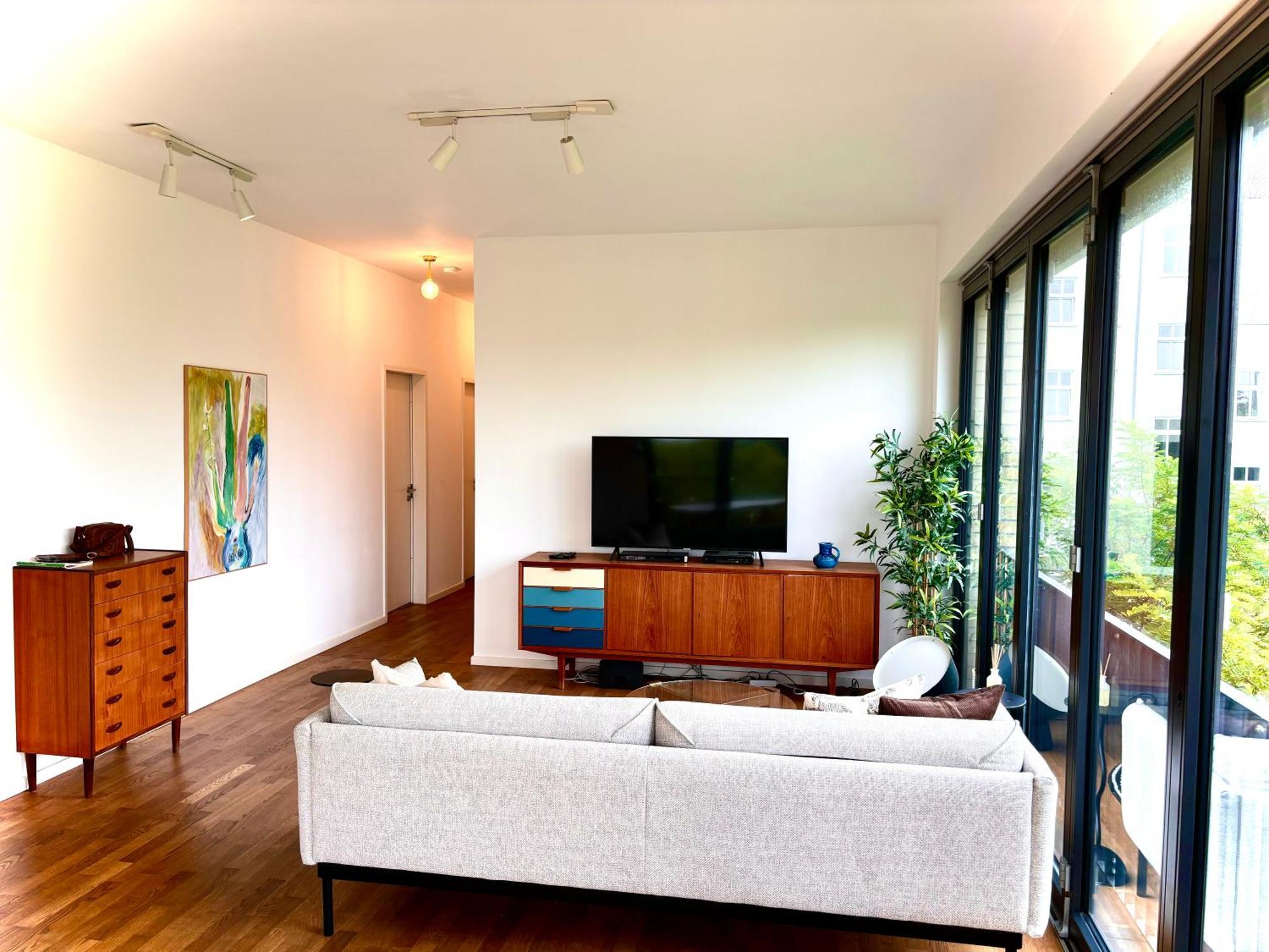 2 Bedroom Mauerpark-apartment, Mitte View Calendar Berlin