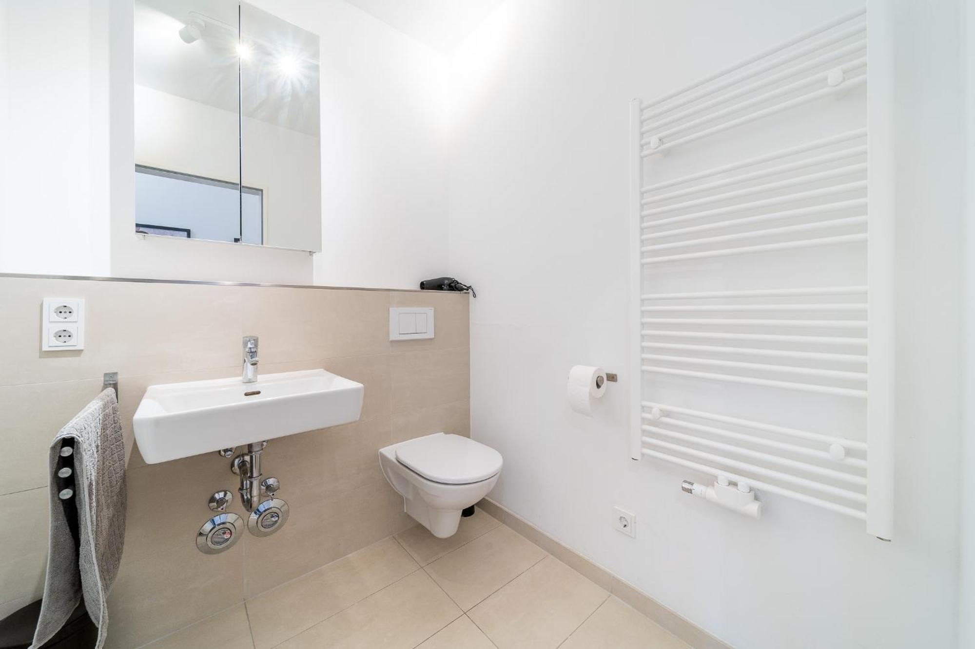 2 Bedroom Mauerpark-apartment, Mitte View Calendar Апартаменты Берлин