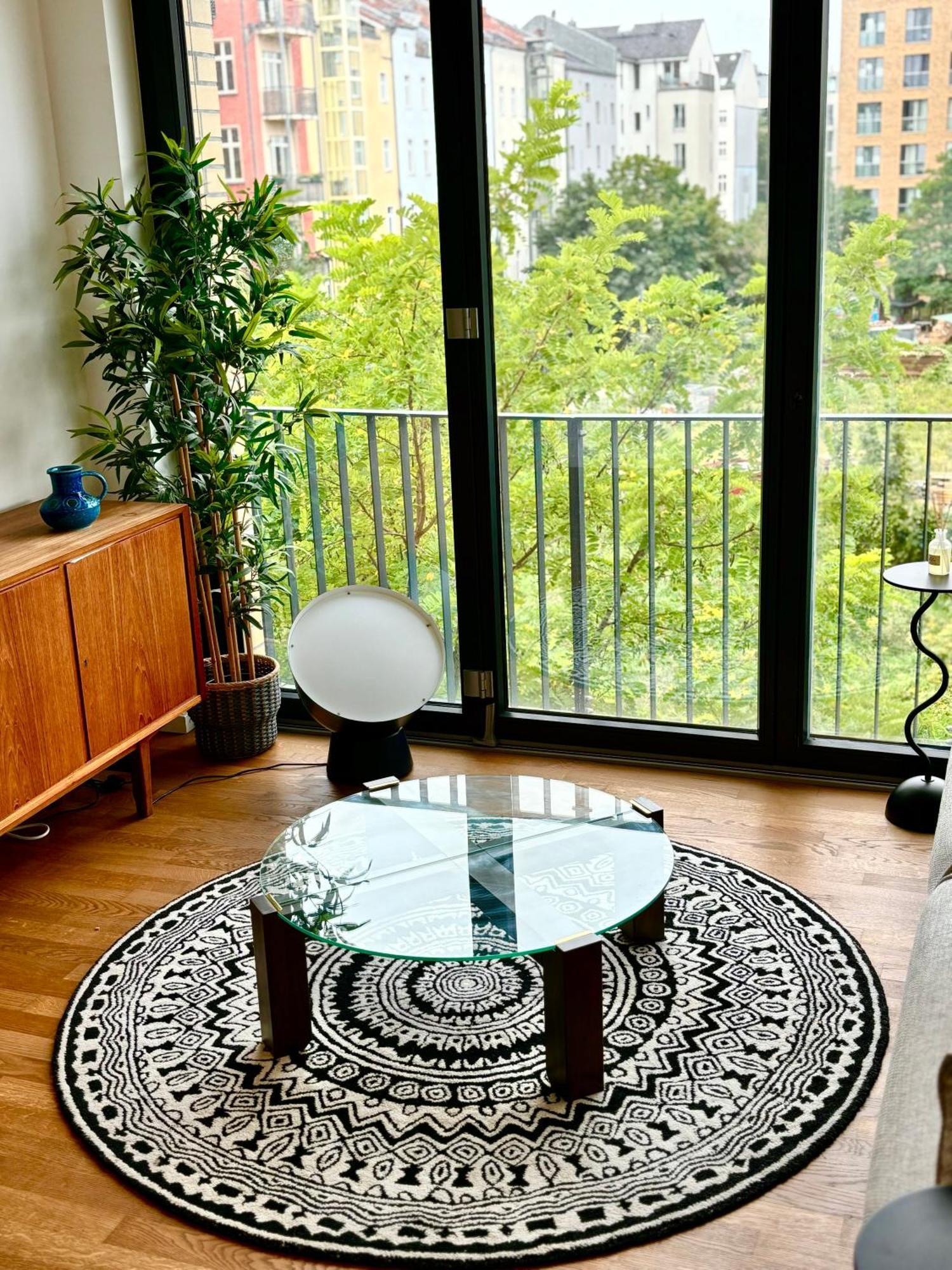Apartament 2 Bedroom Mauerpark-apartment, Mitte View Calendar