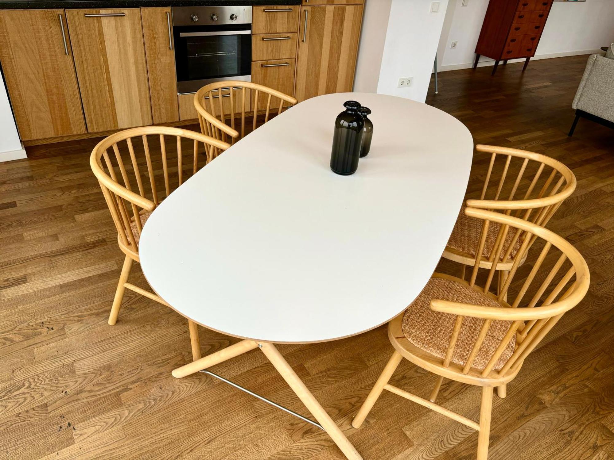 2 Bedroom Mauerpark-apartment, Mitte View Calendar Апартаменты Берлин