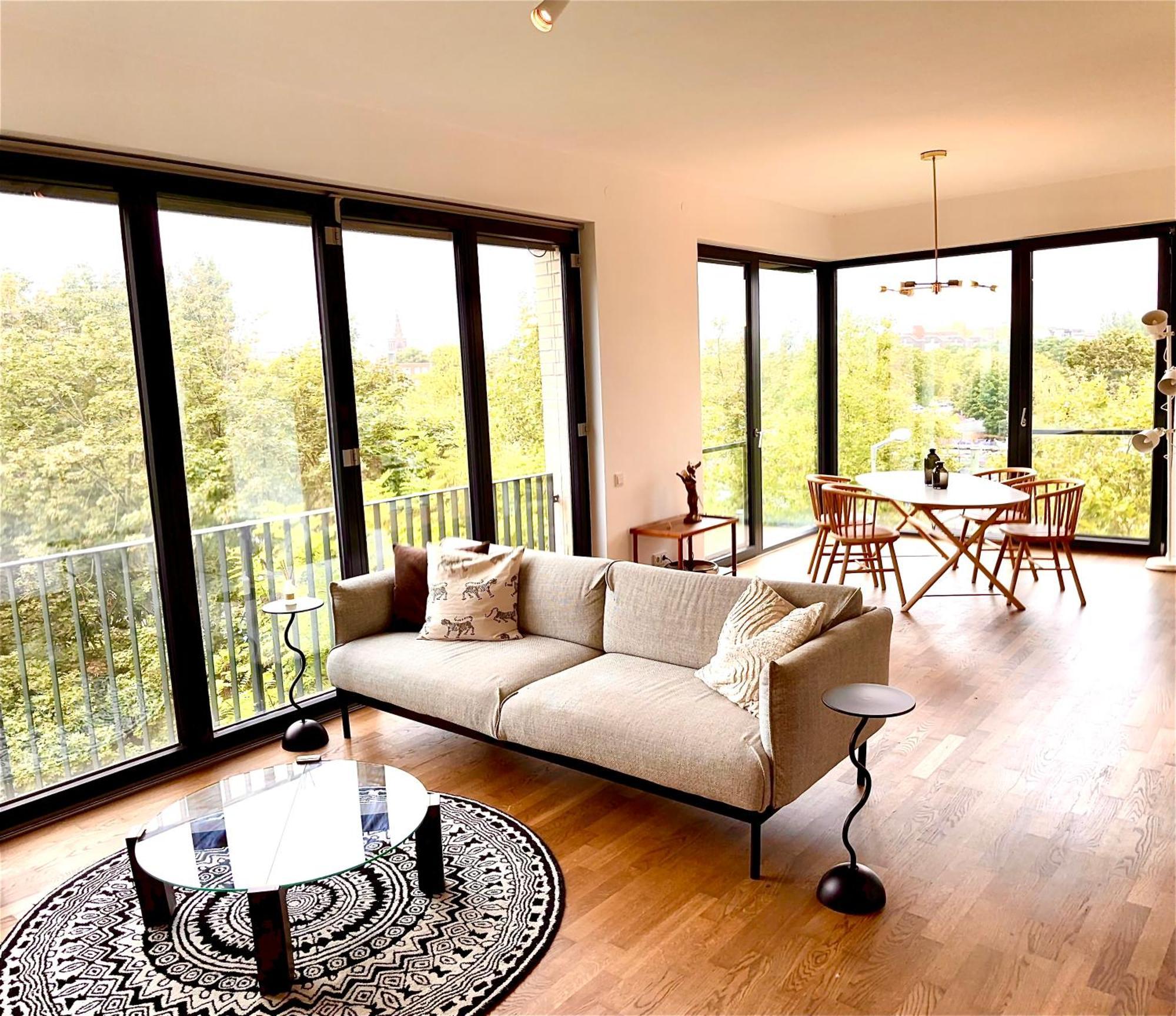 Апартаменты 2 Bedroom Mauerpark-apartment, Mitte View Calendar *